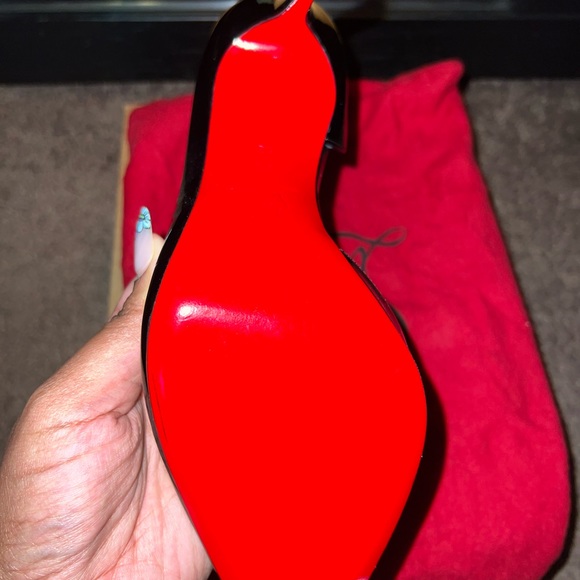 Brand New Never worn Christian louboutin Iriza size 42. - Picture 4 of 13